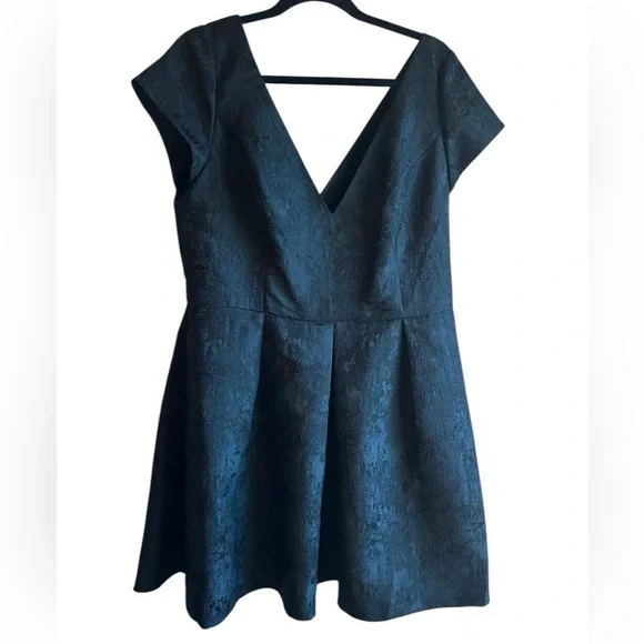 DB Studio Elegant jacquard Black Dress size 16 - Picture 2 of 9